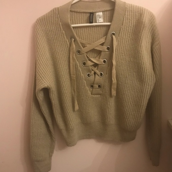 Lace up cozy cropped sweater - Picture 1 of 4